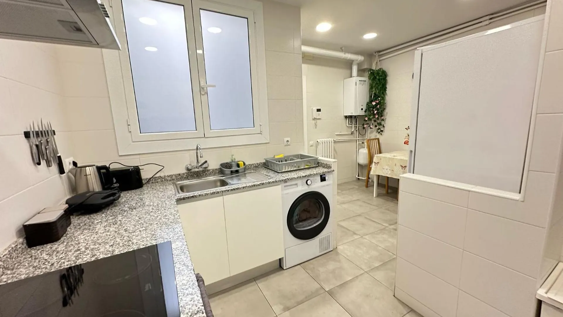 Alojamiento Nuevo Balmes Barcelona Bed & Breakfast