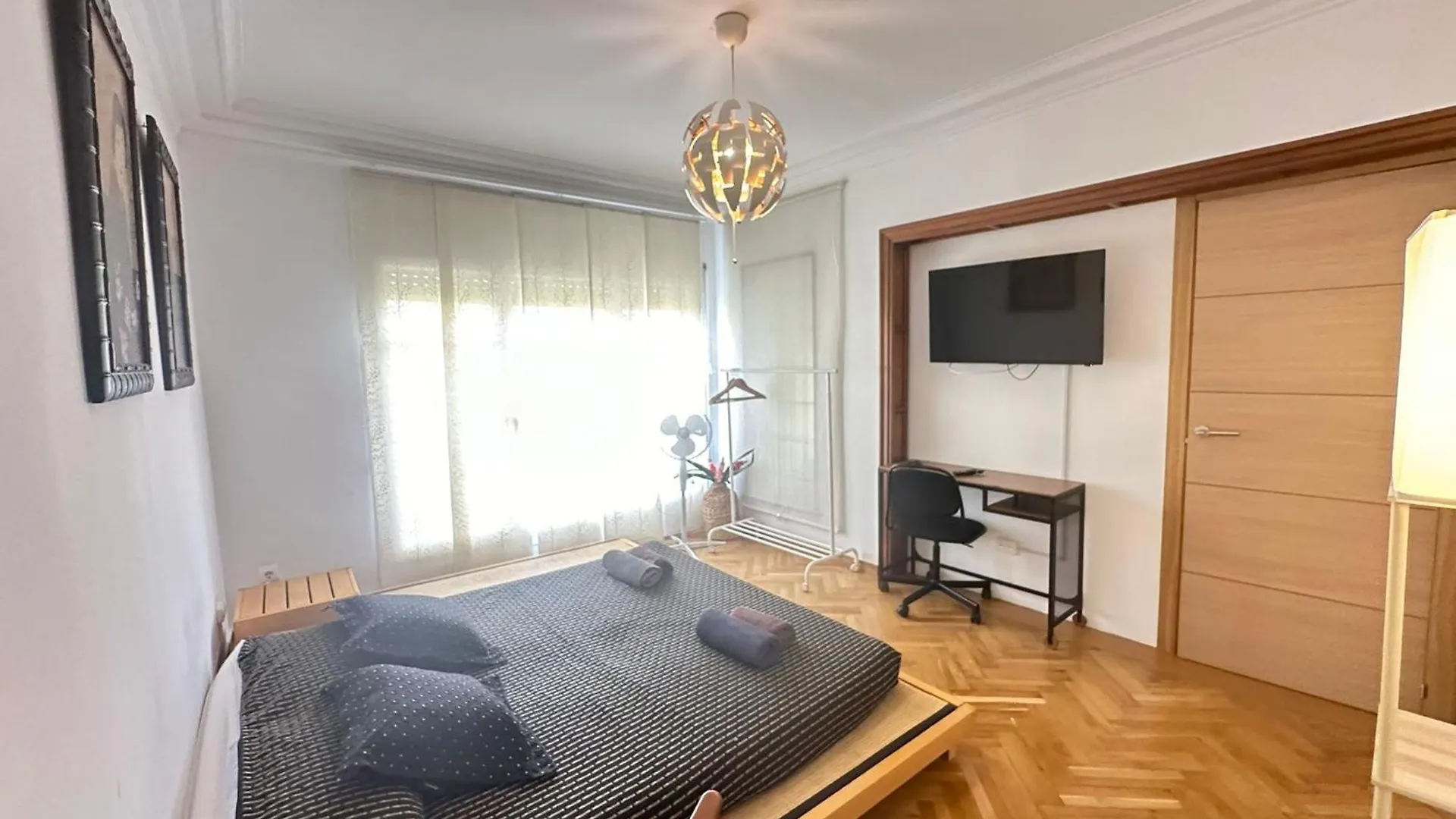 Alojamiento Nuevo Balmes Barcelona Bed and breakfast