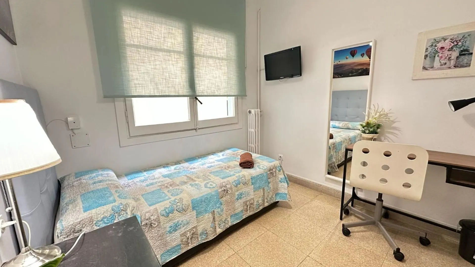 Alojamiento Nuevo Balmes Barcelona Bed & Breakfast